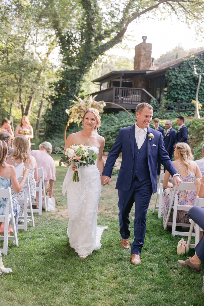 Sedona Bride Photographers - Cottageside Lawn